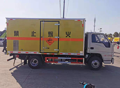 建华爆破器材运输车